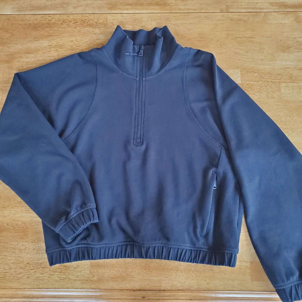 Old Navy Active Dynamic Fleece size medium black half zip pull over waist length